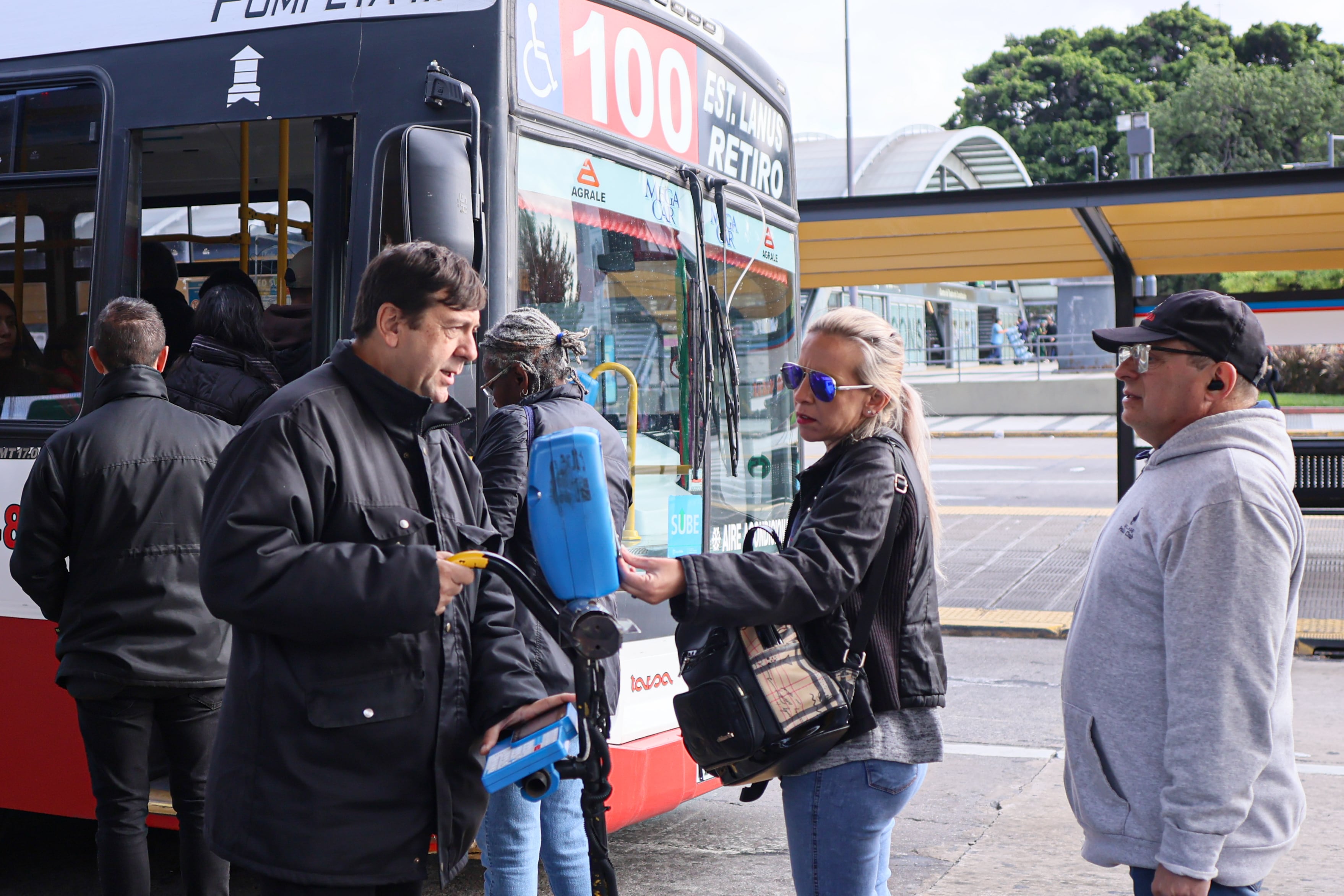 Colectivos: Nación congela boleto y sube subsidios; CABA y Provincia aumentan