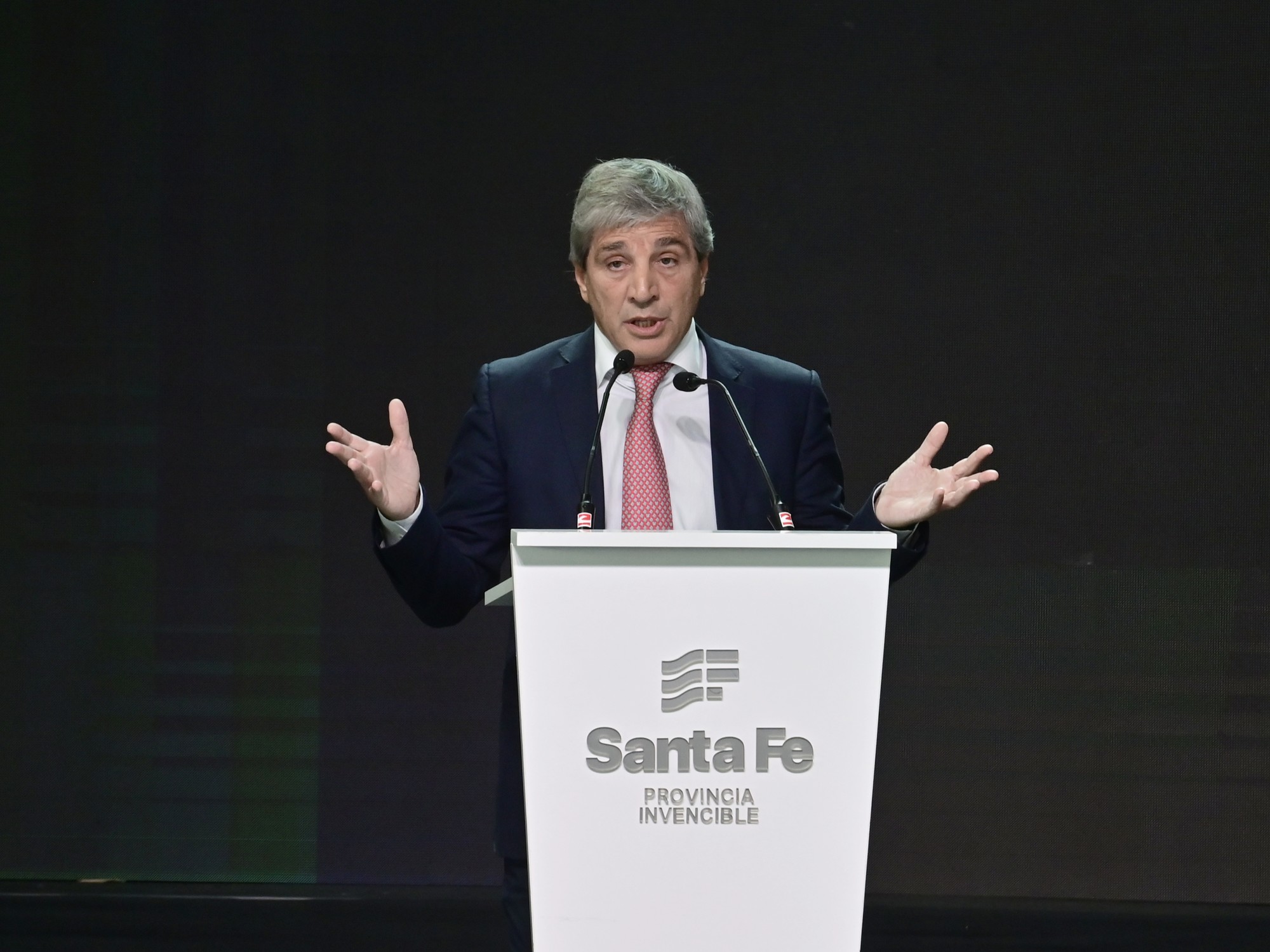 Caputo: el RIGI superó US$ 200.000 millones y busca pymes proveedoras